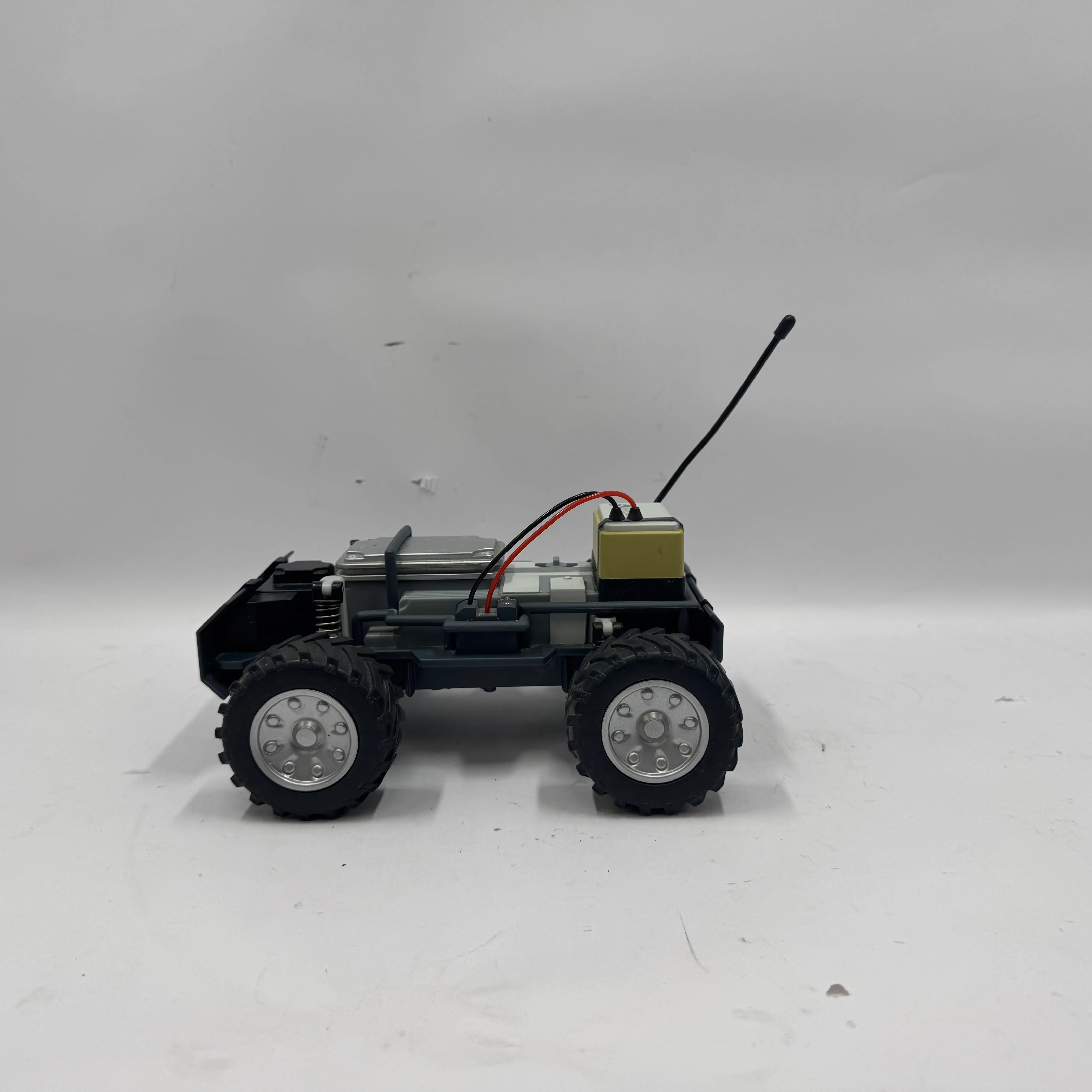 Activision Call of Duty: Black Ops RC-XD RC Car and Controller - Image 3