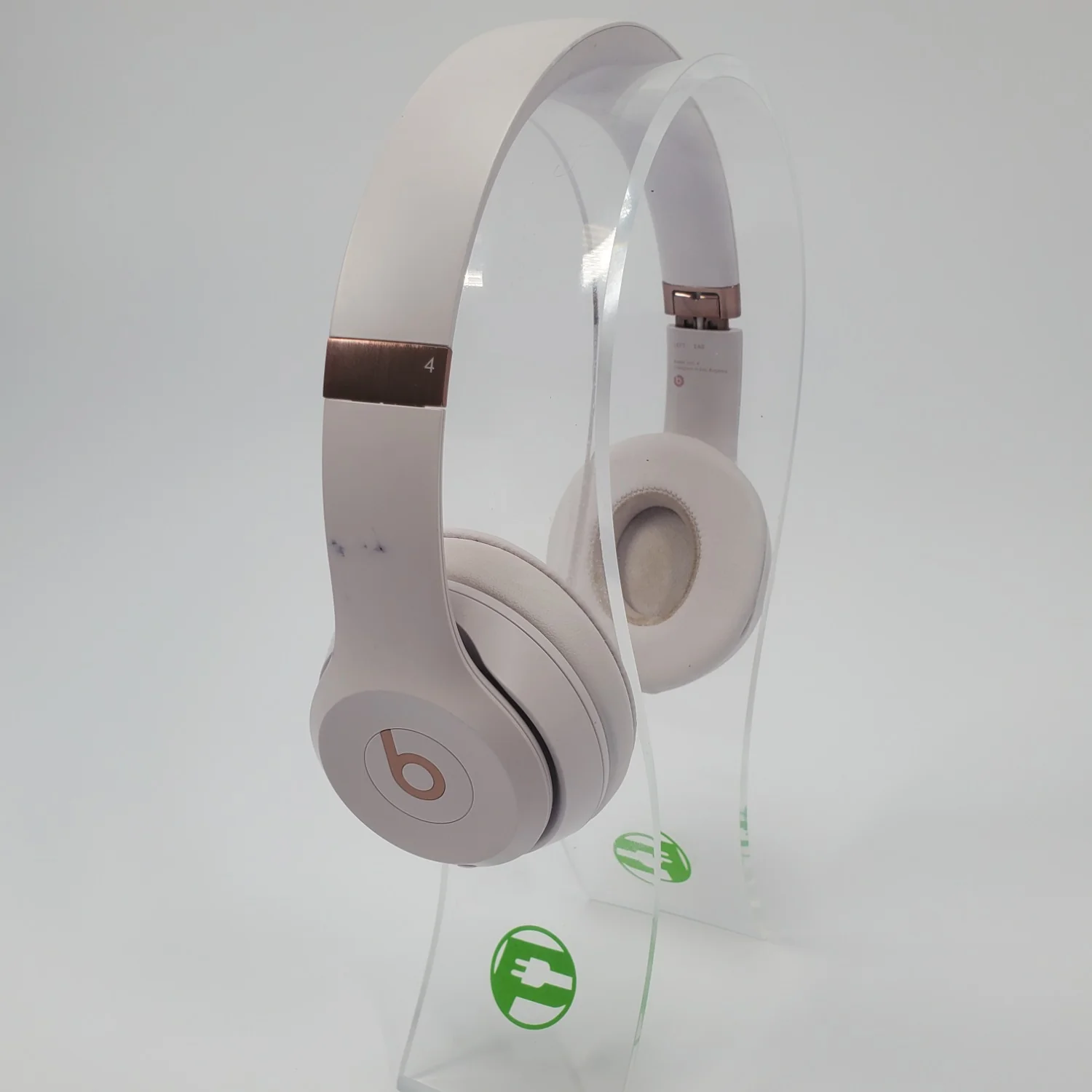 Beats Solo4 Wireless Over-Ear Bluetooth Headphones Cloud Pink MUW33LL/A - Image 2