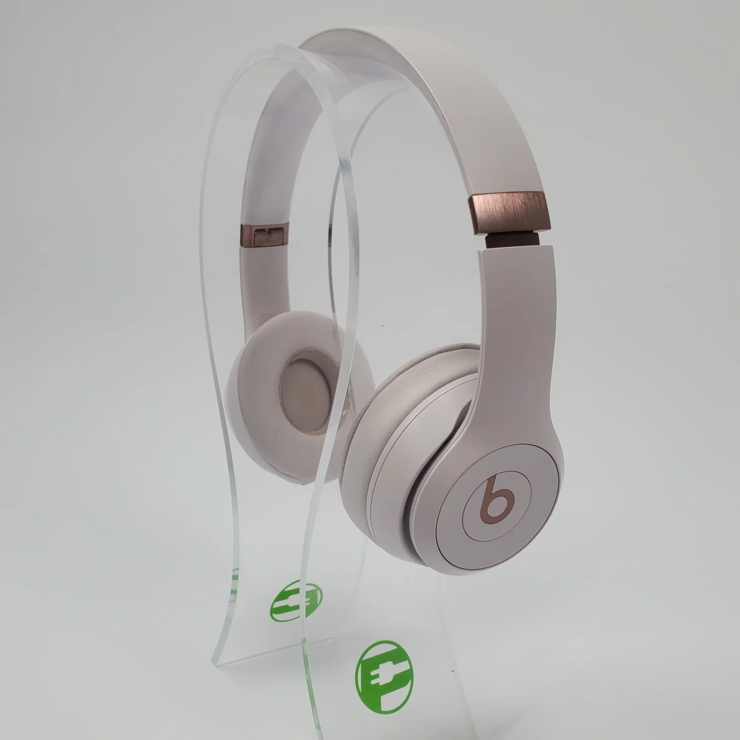 Beats Solo4 Wireless Over-Ear Bluetooth Headphones Cloud Pink MUW33LL/A - Image 3