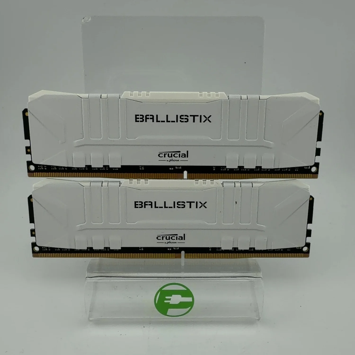 Crucial Ballistix 16GB (2x8GB) RAM DDR4 3000MHz BL8G30C15U4W.8FE
