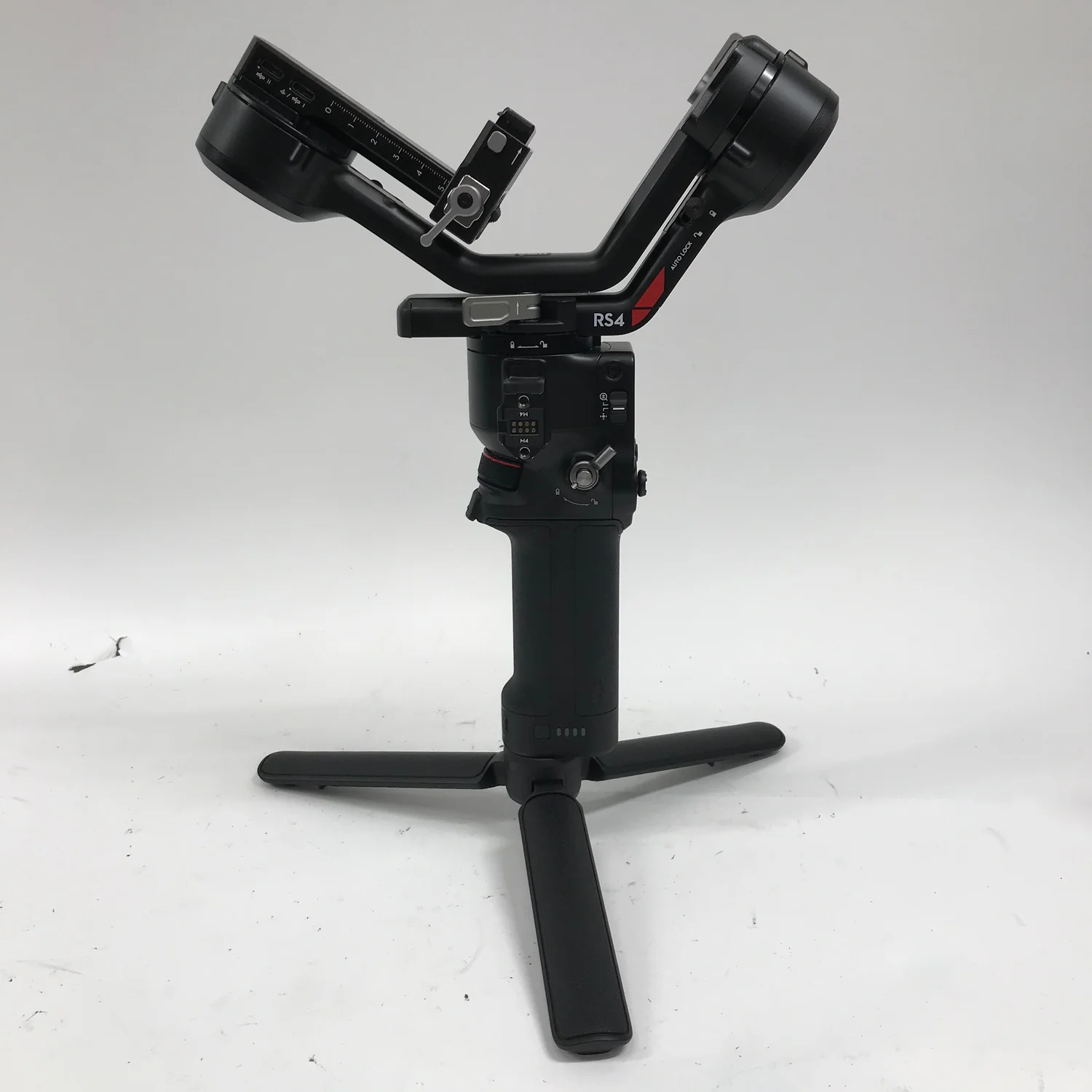 DJI RS 4 3-Axis Gimbal Stabilizer