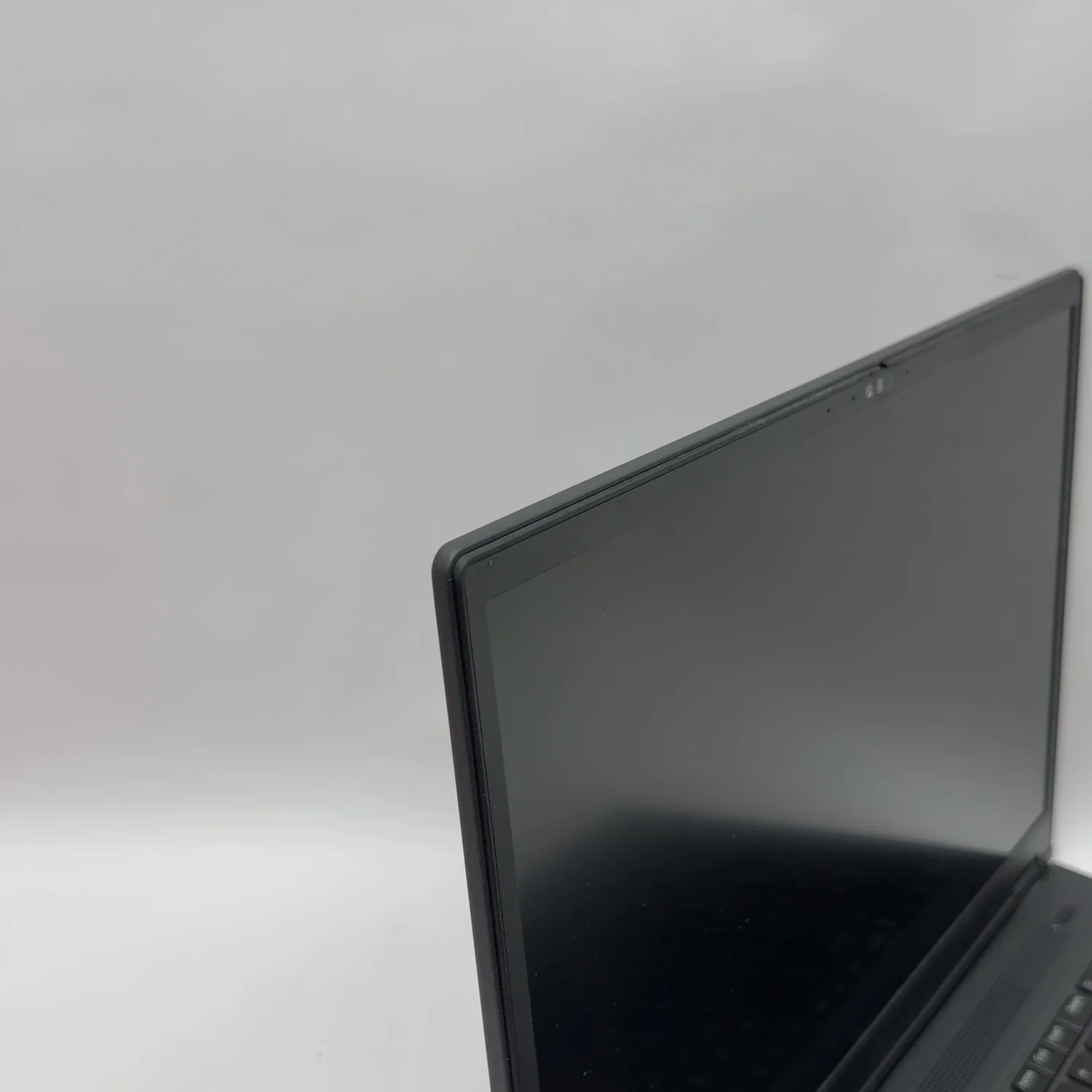 Lenovo ThinkPad P16v Gen 1 16" Ryzen 5 Pro 7640HS 16GB RAM 512GB SSD RTX A500 - Image 4
