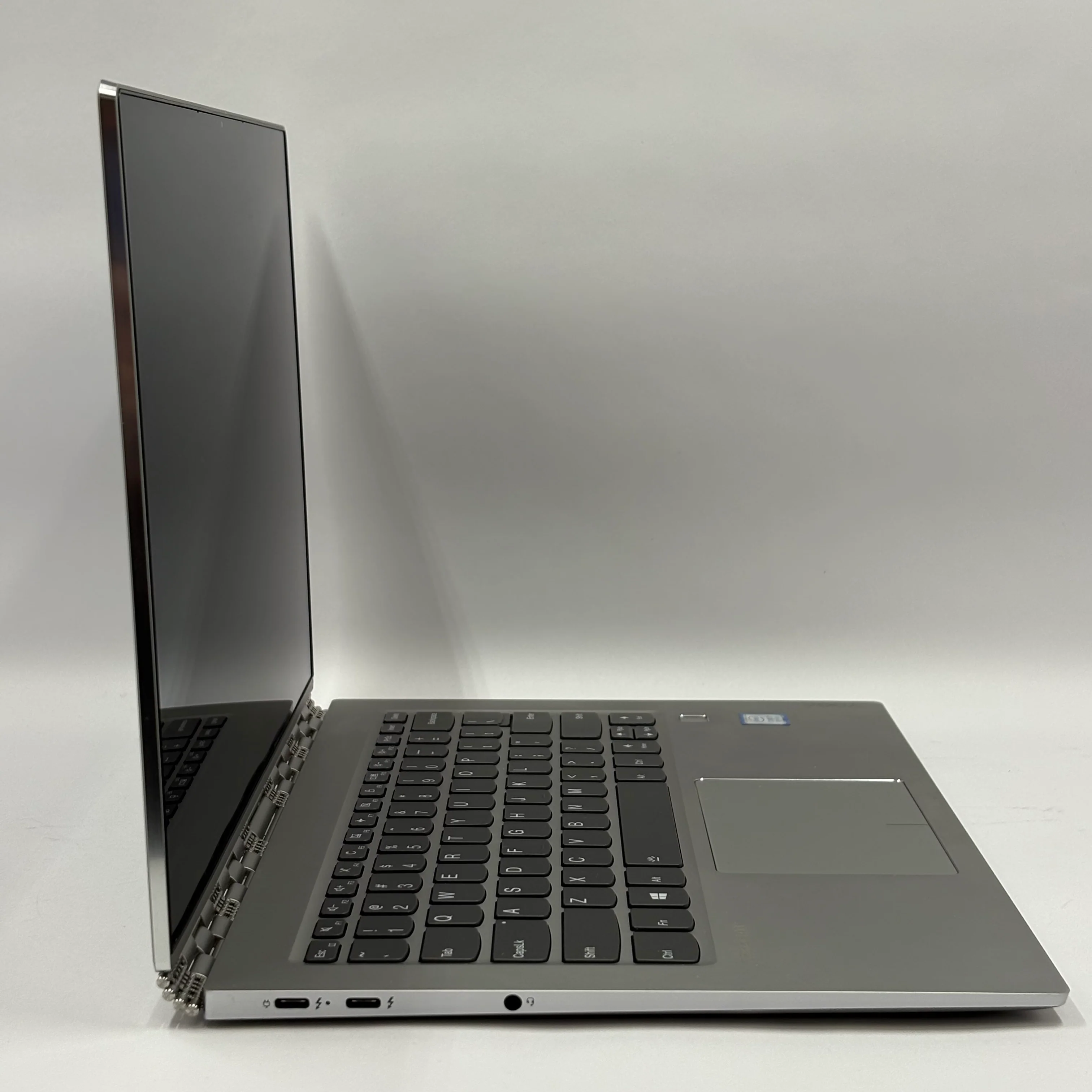 Lenovo Yoga 920 13.9" i7-8550U 16GB 1TB Star Wars Special Edition 3506 of 4000 - Image 10