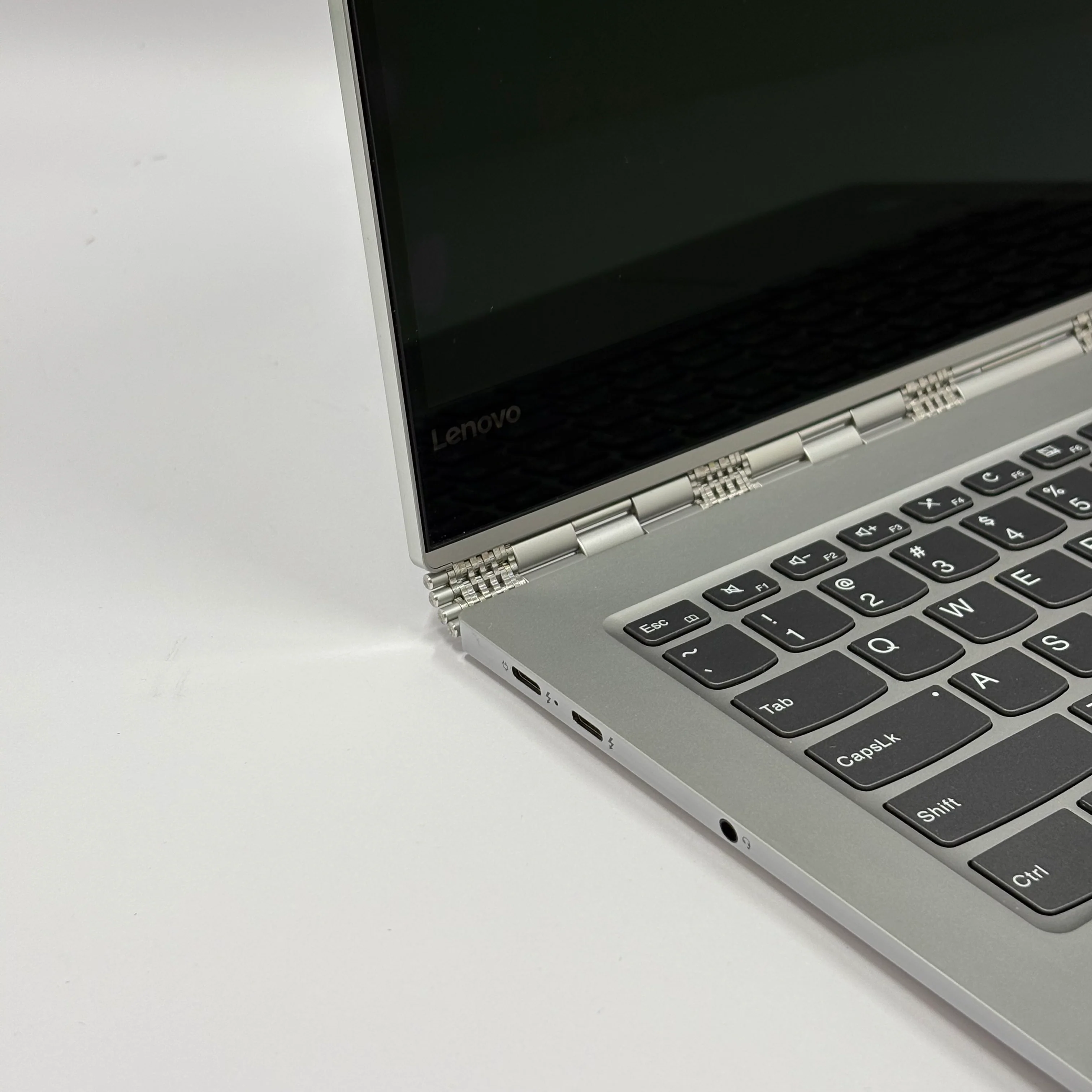 Lenovo Yoga 920 13.9" i7-8550U 16GB 1TB Star Wars Special Edition 3506 of 4000 - Image 5