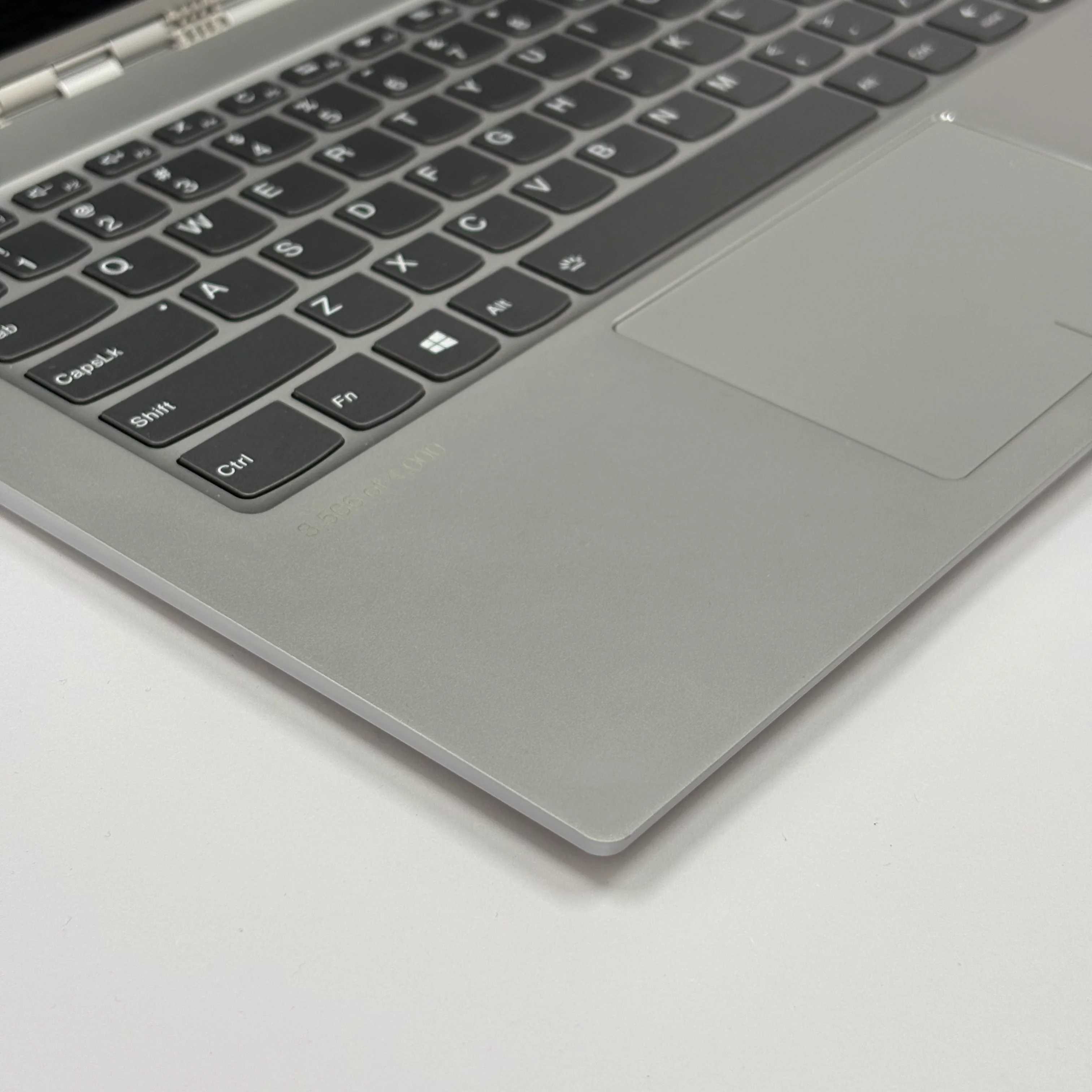 Lenovo Yoga 920 13.9" i7-8550U 16GB 1TB Star Wars Special Edition 3506 of 4000 - Image 6