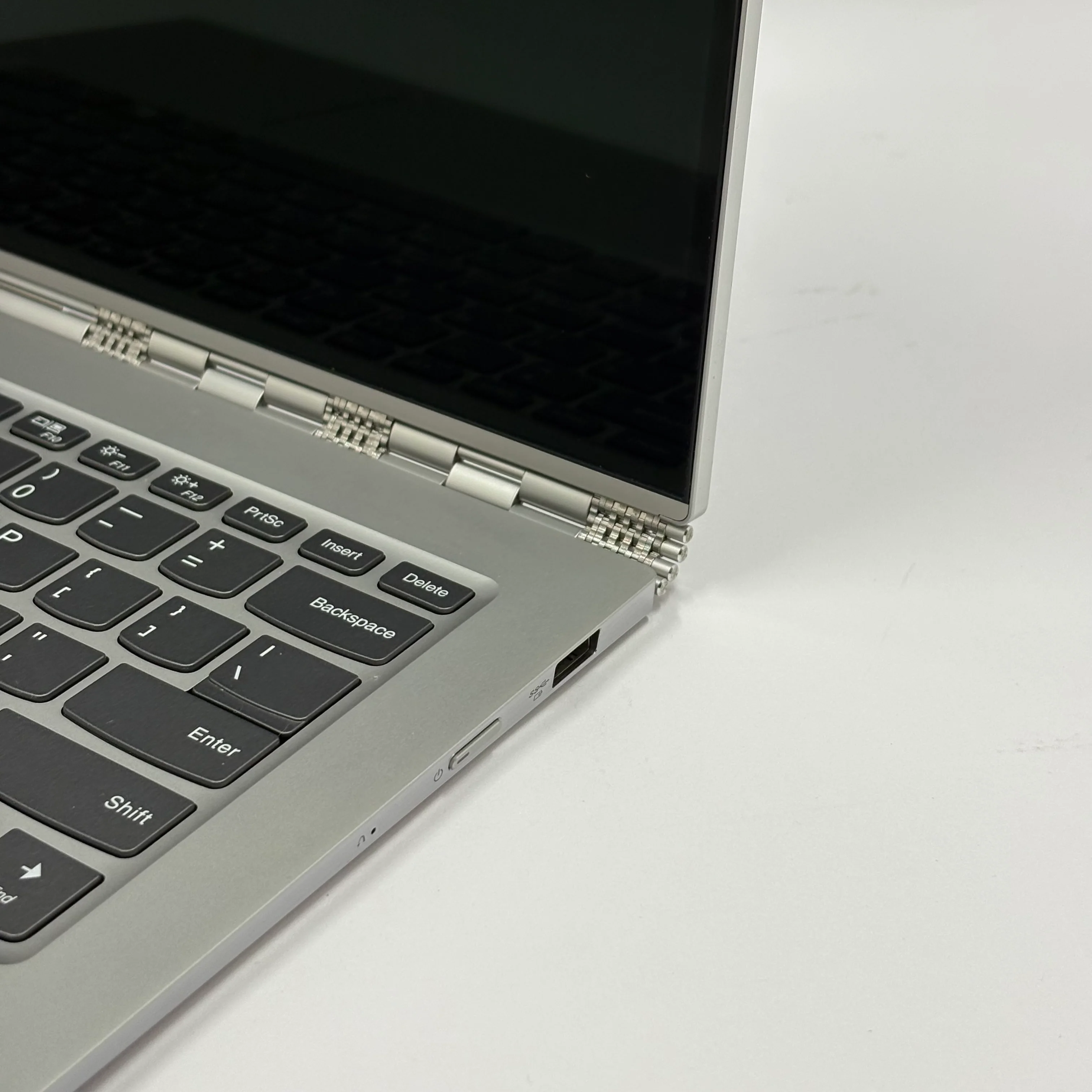 Lenovo Yoga 920 13.9" i7-8550U 16GB 1TB Star Wars Special Edition 3506 of 4000 - Image 8