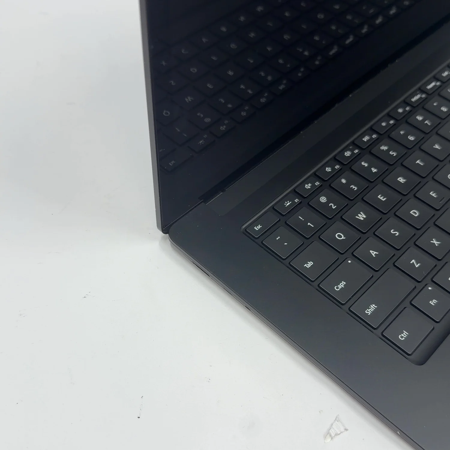 Microsoft Surface Laptop 4 1953 15" Ryzen 7 2.0GHz 8GB RAM 512GB SSD - Image 5