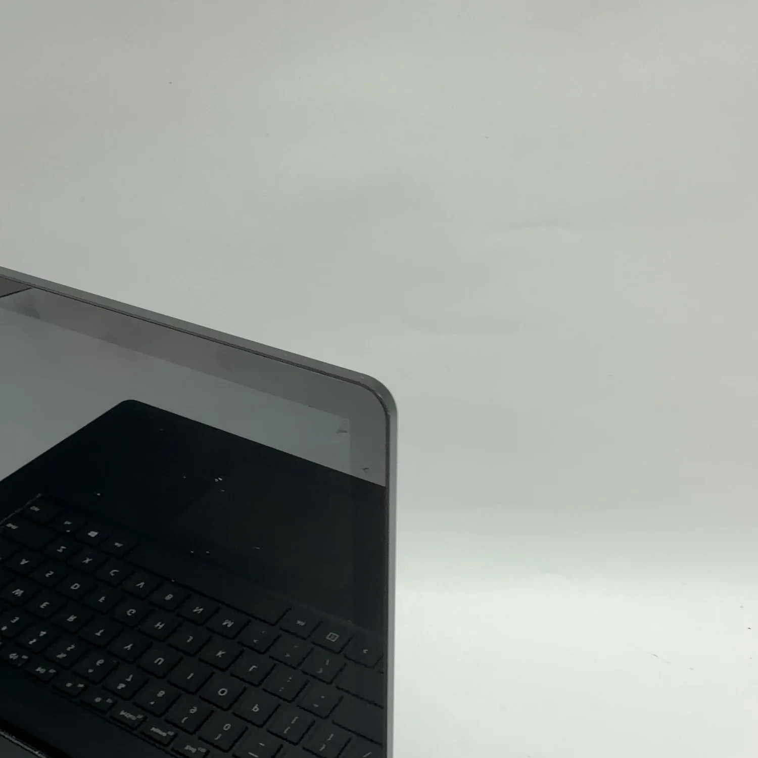 Microsoft Surface Laptop 4 1953 15" Ryzen 7 2.0GHz 8GB RAM 512GB SSD - Image 7