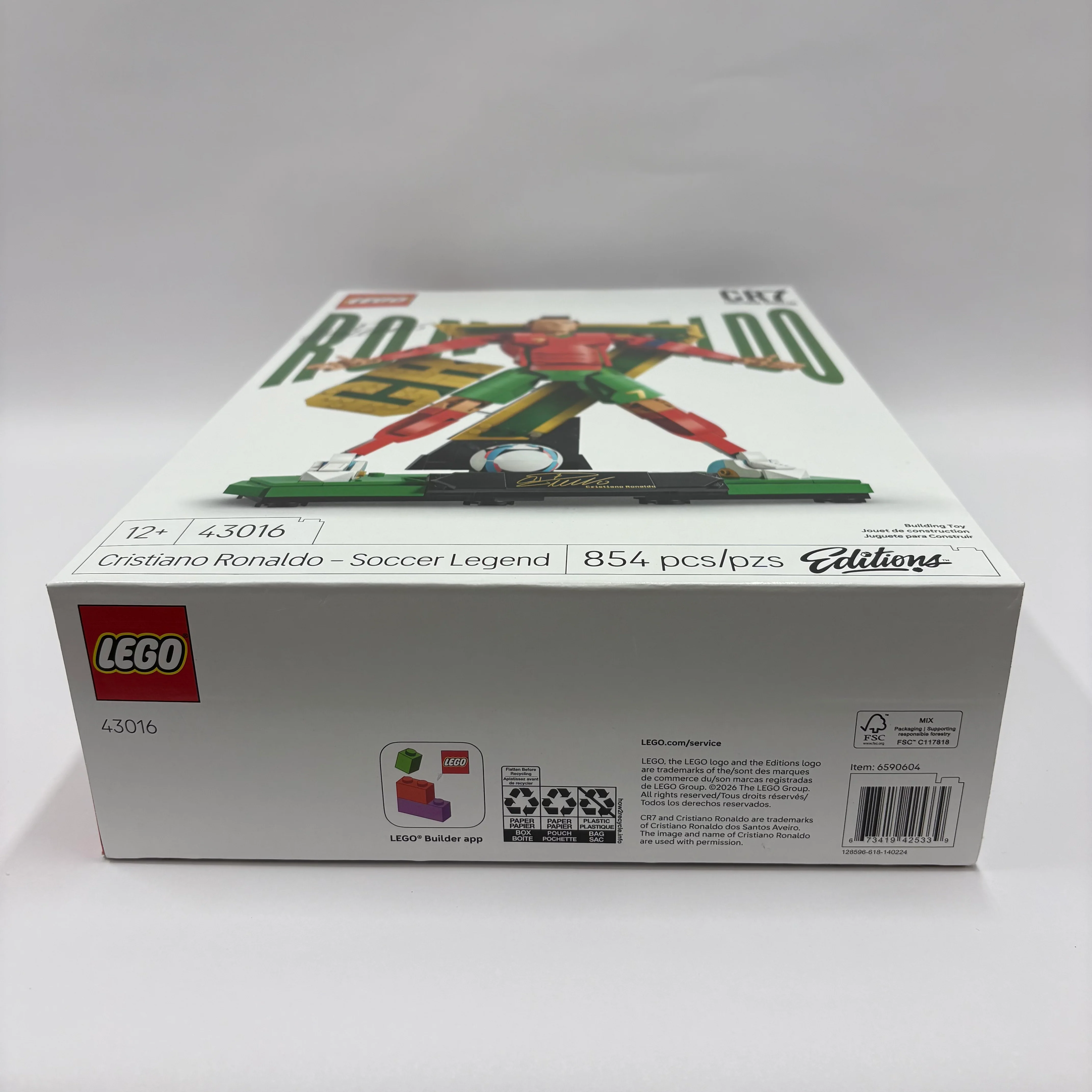New Lego Cristiano Ronaldo Lego Set 43016 - Image 4