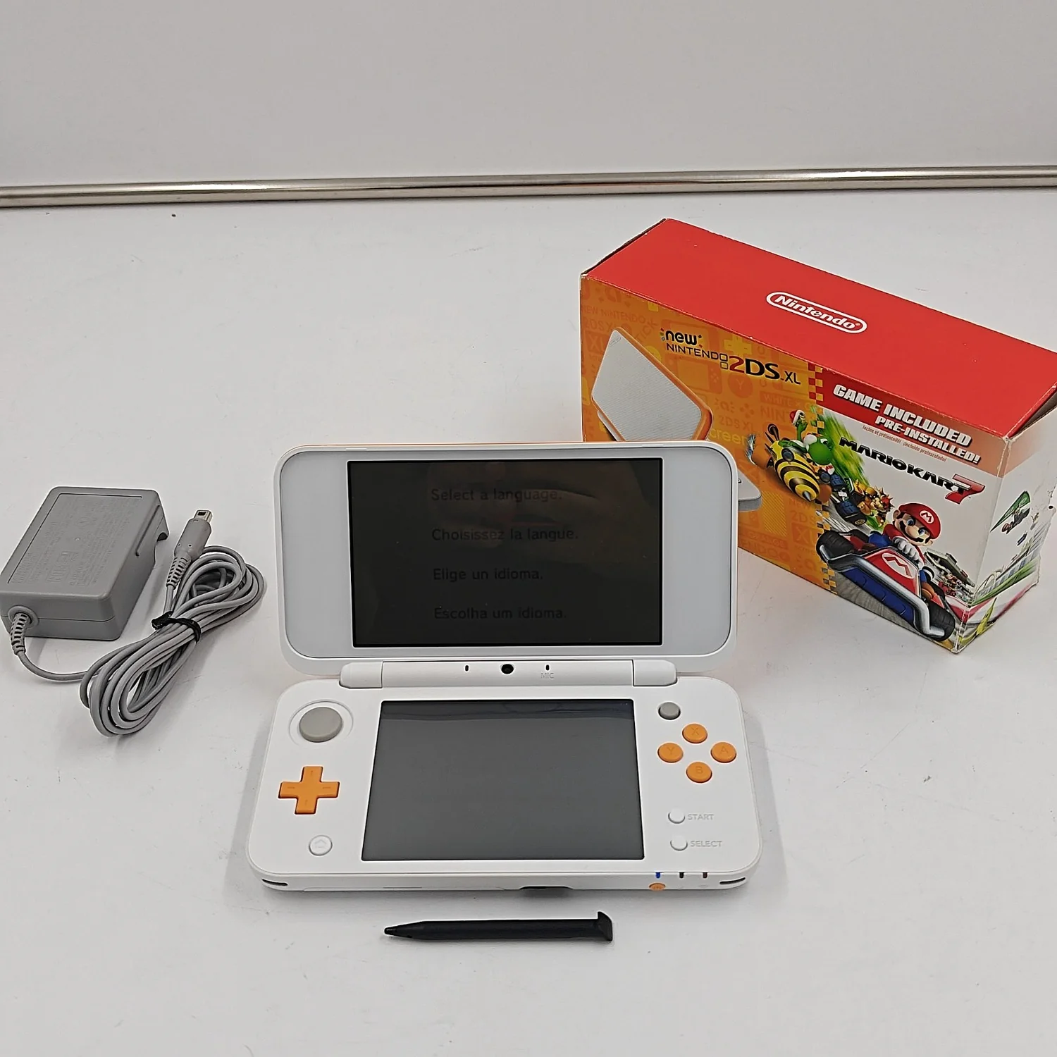 New Nintendo 2DS XL Handheld Game Console JAN-001 White/Orange - Image 10