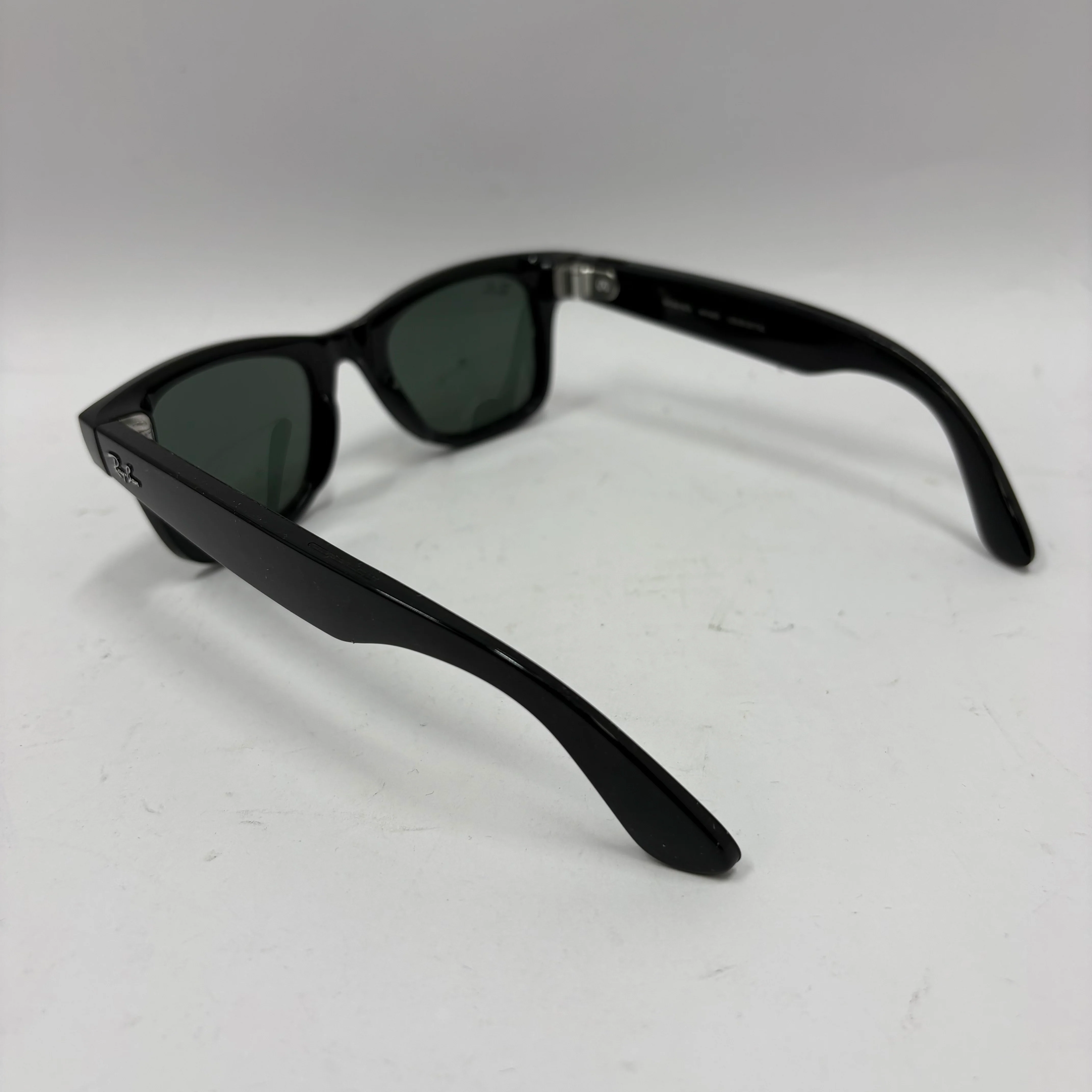 Ray-Ban Meta Wayfarer Gen 1 Shiny Black Polarized RW4006 60171 AI Smart Glasses - Image 5