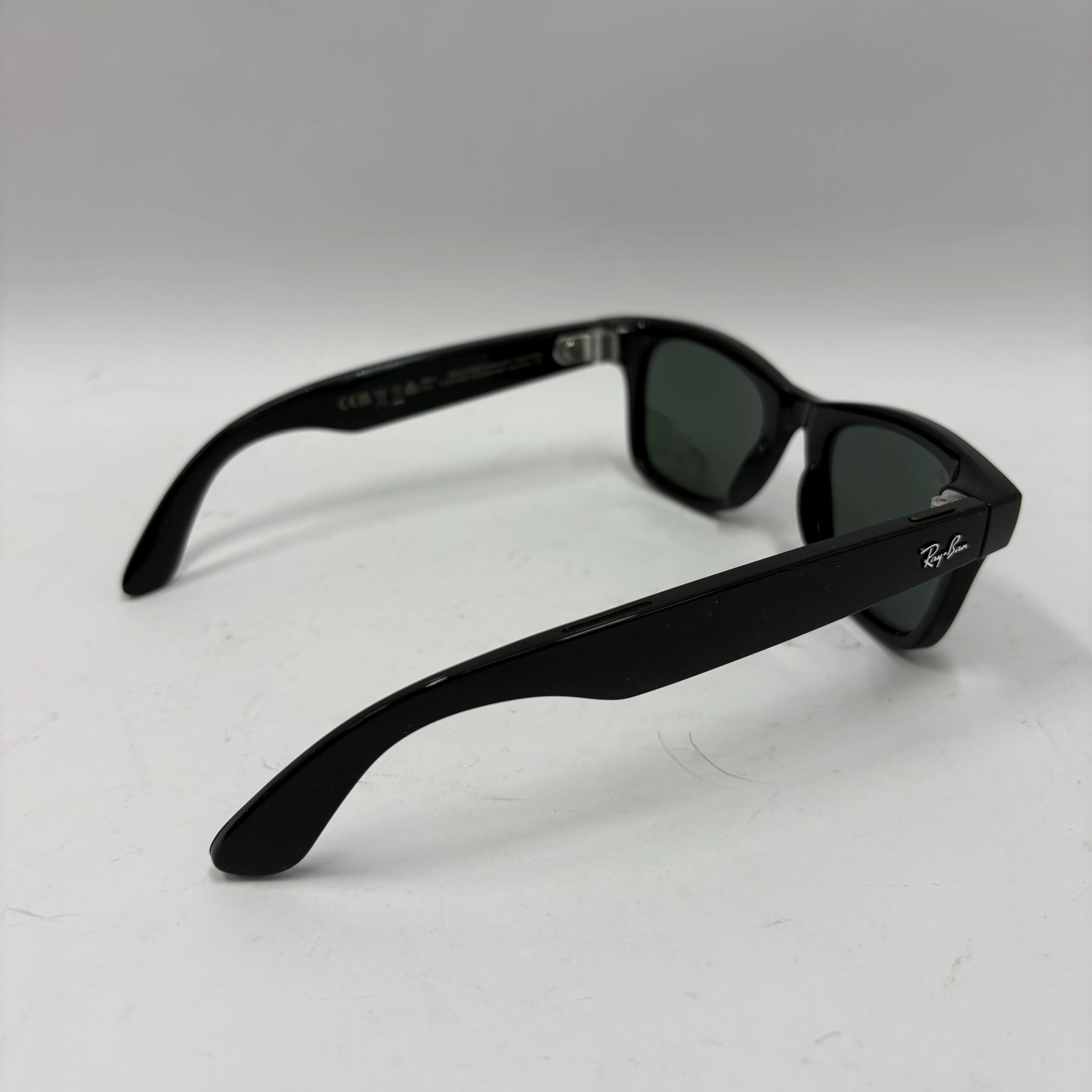 Ray-Ban Meta Wayfarer Gen 1 Shiny Black Polarized RW4006 60171 AI Smart Glasses - Image 6