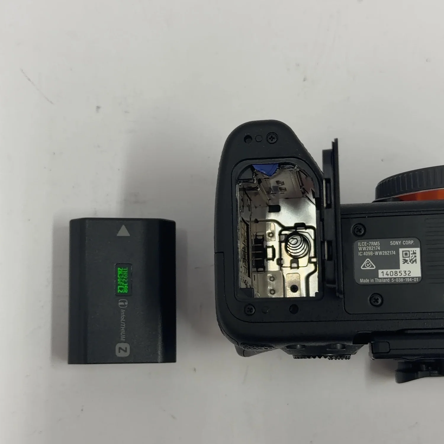 Sony Alpha 7RV 61MP Full Frame Interchangeable Lens Camera - Image 10