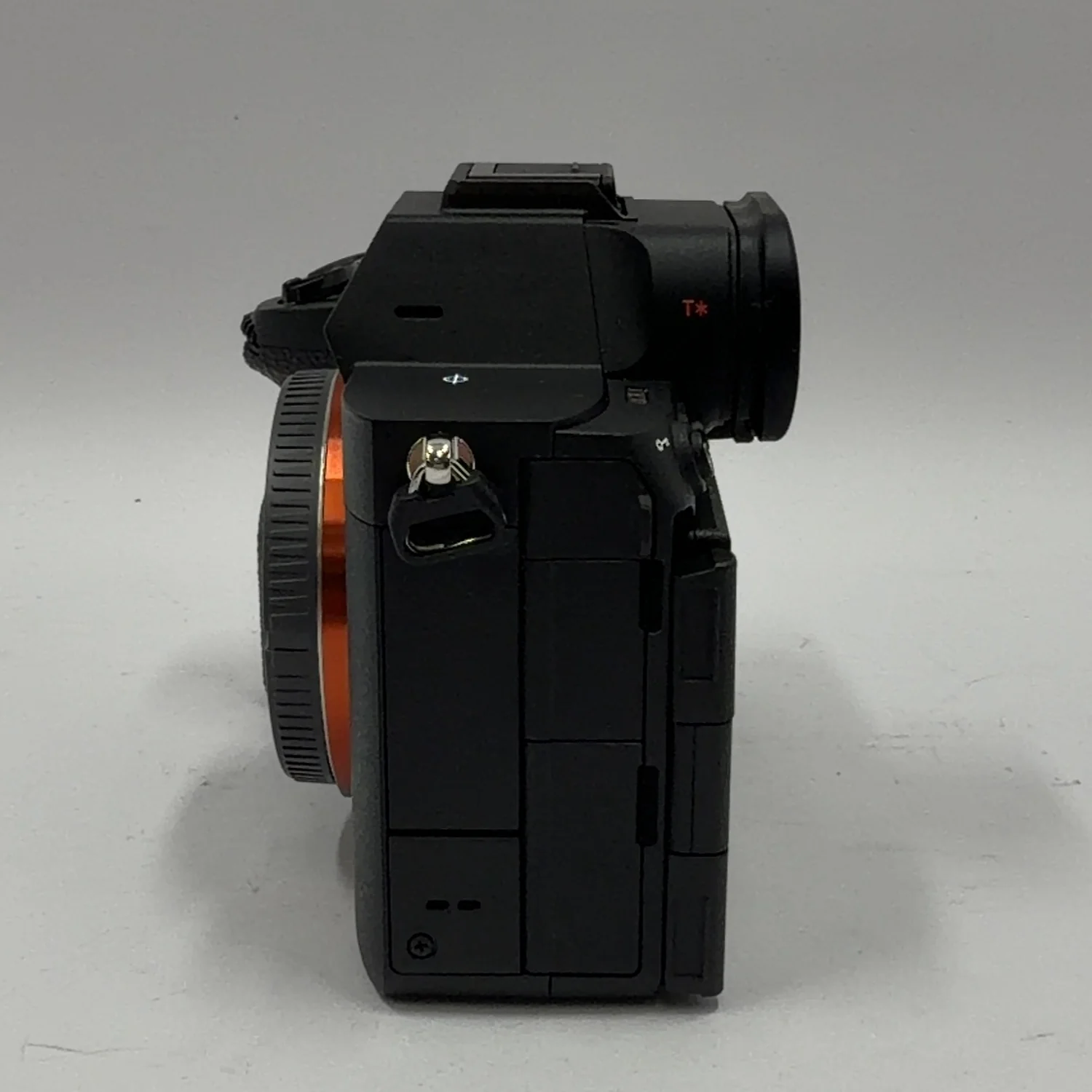Sony Alpha 7RV 61MP Full Frame Interchangeable Lens Camera - Image 3