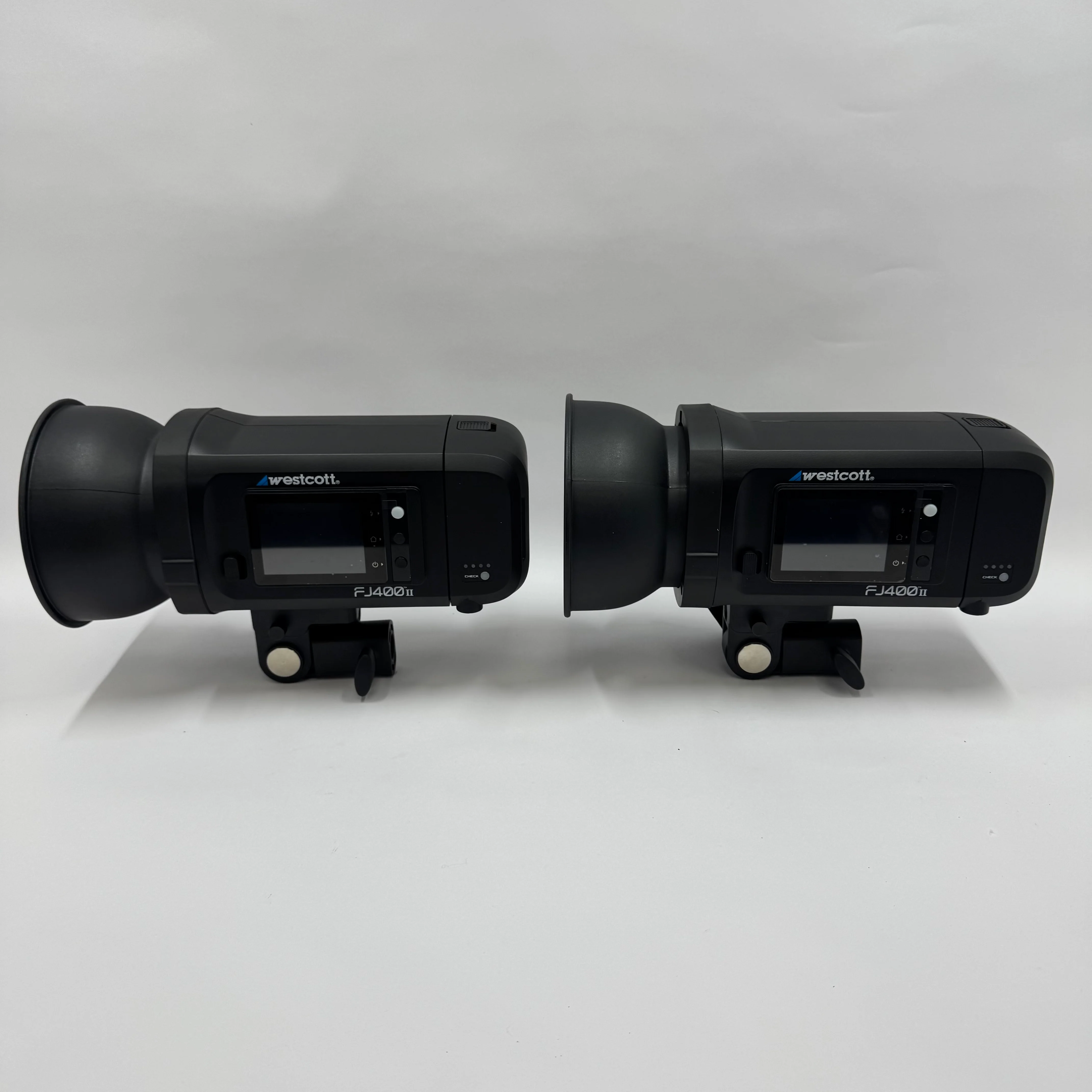 Westcott FJ400 II  Strobe 2-Light Backpack Kit - Image 3