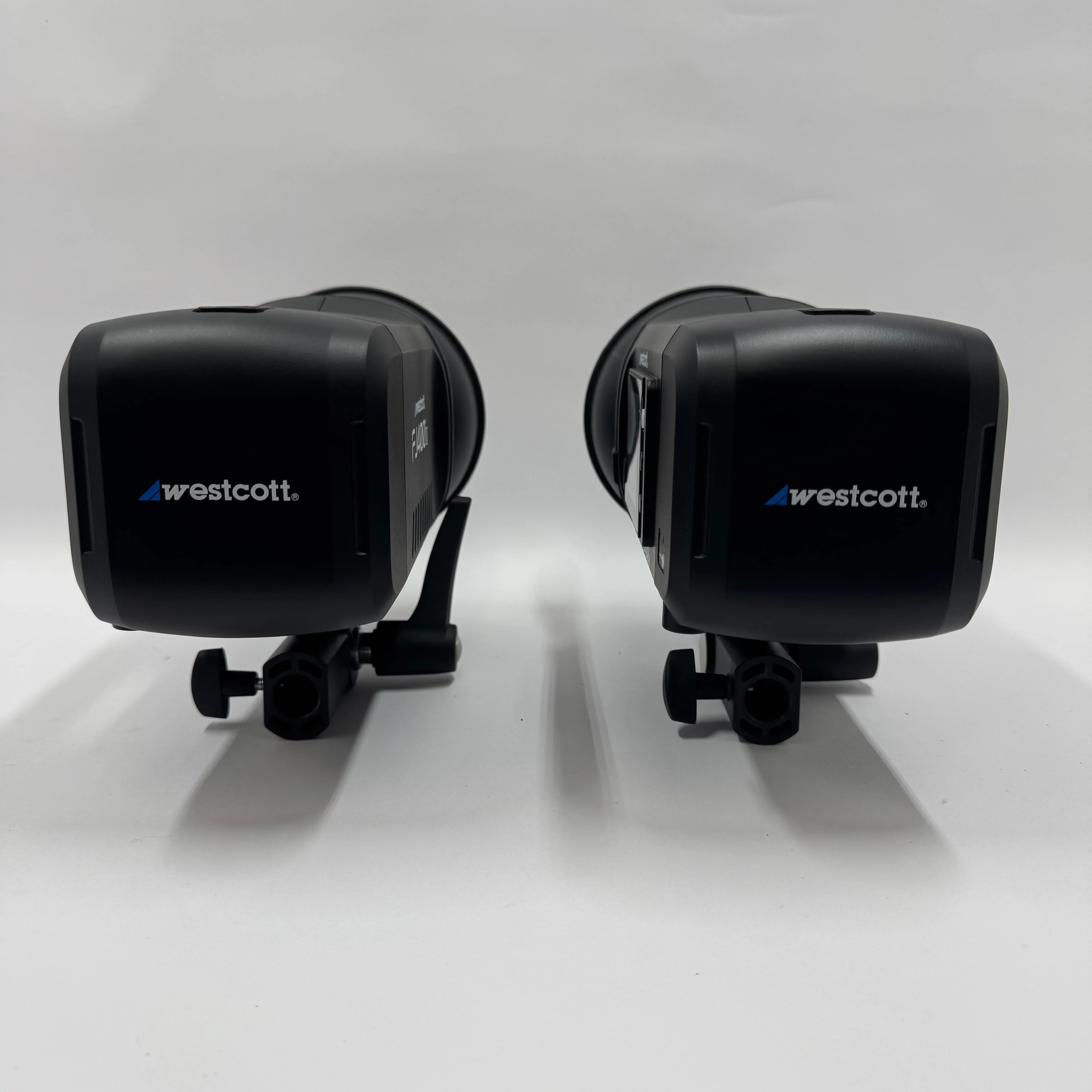 Westcott FJ400 II  Strobe 2-Light Backpack Kit - Image 4